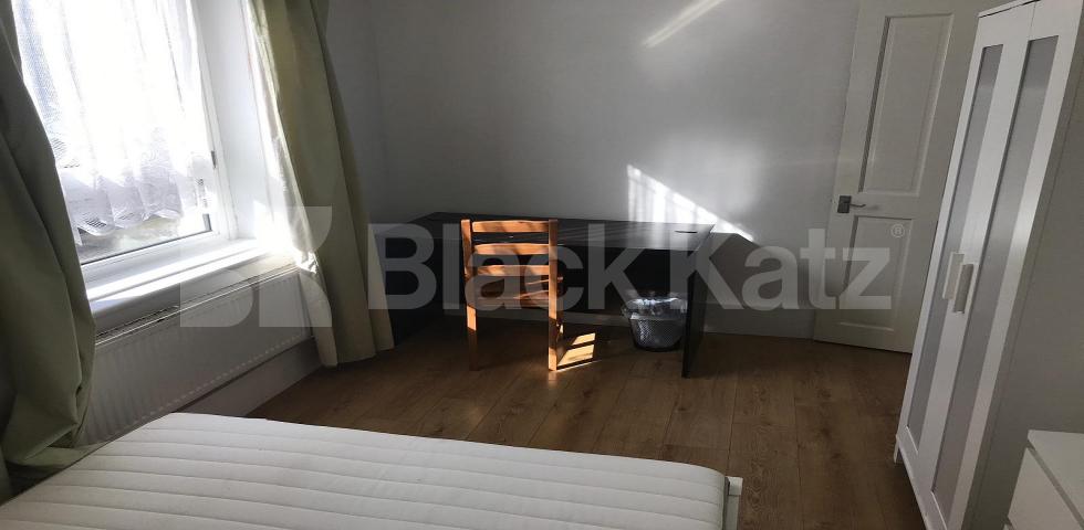 			NEW INSTRUCTION , 2 Bedroom, 1 bath, 1 reception Apartment			 Kinglake Street , Elephant and Castle